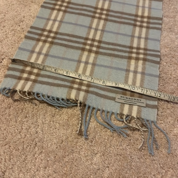 Check scarf from Burberry - Picture 3 of 5